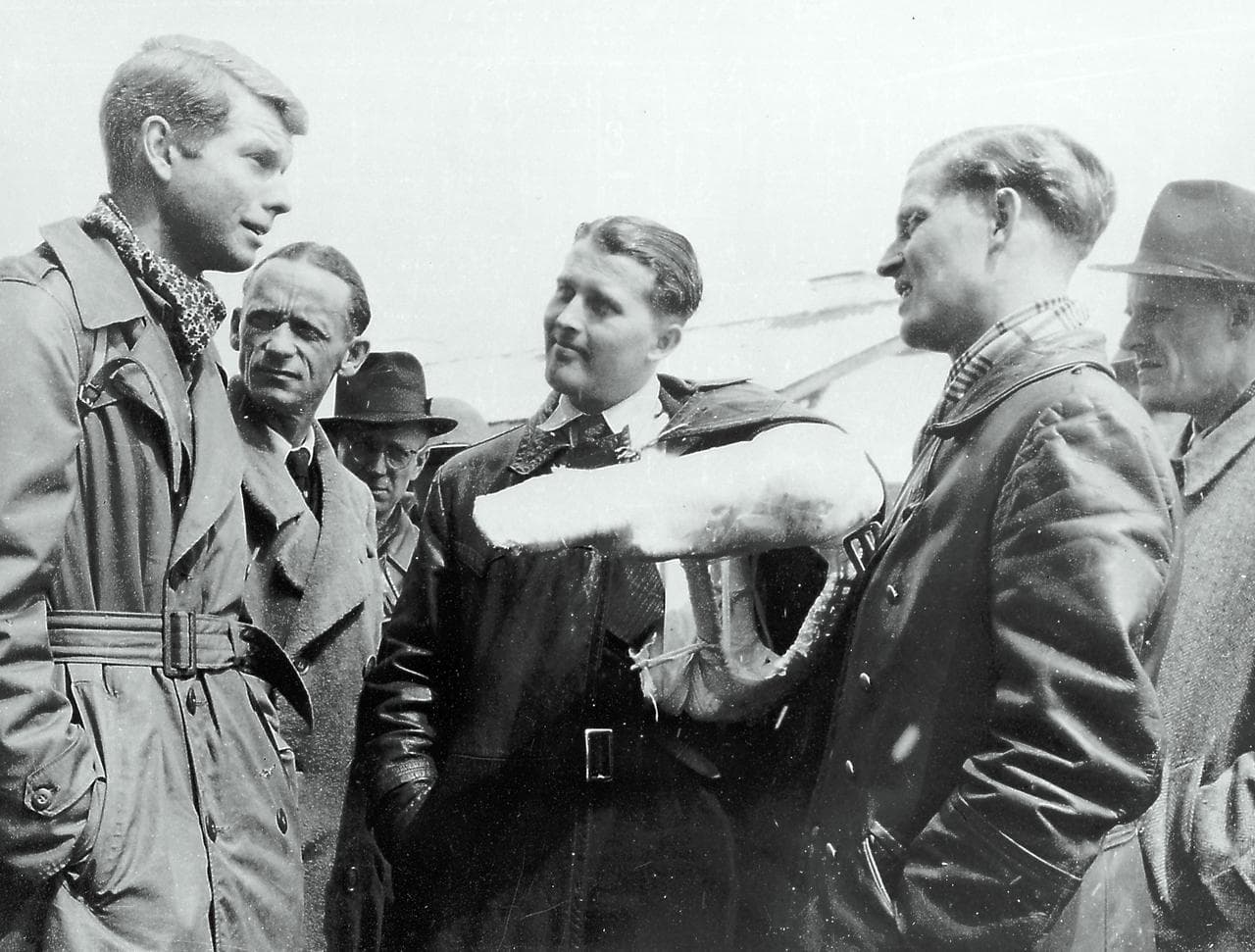 Wernher von Braun surrendering to United States Army personnel in May 1945